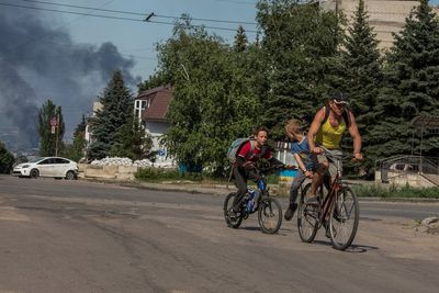 Ukraine says it remains in control of Sievierodonetsk plant sheltering hundreds