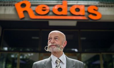 ‘It takes away my melancholy’: liscio, the glamorous Italian club scene for older people