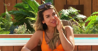 New Love Island contestant mocks West Country accent - then attempts it
