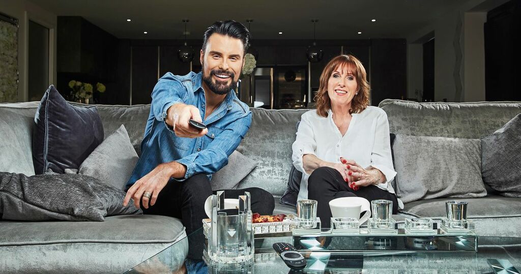 celebrity-gogglebox-how-much-do-stars-get-paid-to