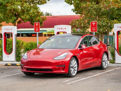 Tesla Now Has Over 35,000 Supercharger Stations Globally