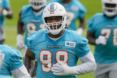 Dolphins DL Raekwon Davis discusses Connor Williams’ presence at practice