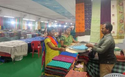 Andhra Pradesh: handloom exhibition gets under way in Vizianagaram