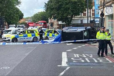 Driver killed in horror smash with lamppost on Holloway Road