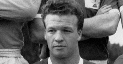 Former Sunderland hero Billy Bingham of the 'Bank of England' side dies, aged 90