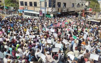 Hundreds stage protest demanding arrest of Nupur Sharma