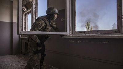 Ukraine arms plea as cholera hits Mariupol