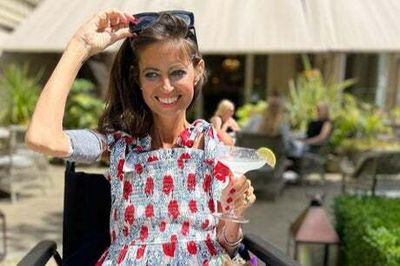 Dame Deborah James says she’s grateful as she enjoys cocktail in the sun