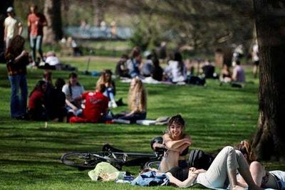 London to bake in 23C this weekend as Met Office warn of high pollen levels