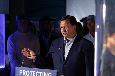 DeSantis threatens drag show crackdown