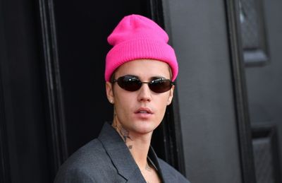 Justin Bieber says suffering from facial paralysis