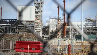 Albemarle lithium plant staff exposed to potentially acidic dust amid WorkSafe investigation