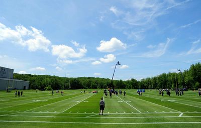 Ravens do team bonding in lieu of practice for final day of voluntary OTAs