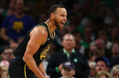 Steph Curry put the Warriors on his back in Game 4 and NBA players including LeBron were in awe