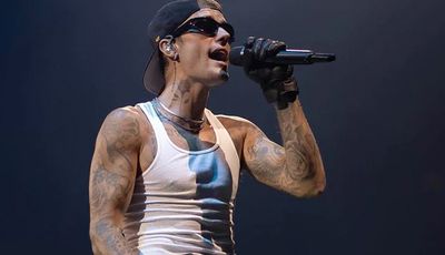 Hollywood: Justin Bieber reveals his suffering from face paralysis; cancels shows