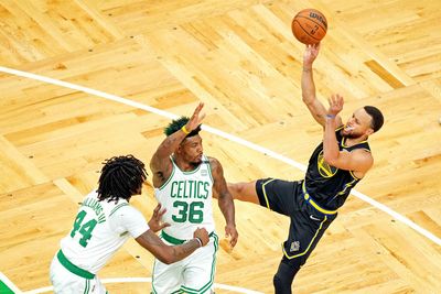 LeBron James reacts to Steph Curry’s 43 points in Game 4 of NBA Finals vs. Celtics