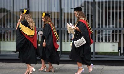 Student loan interest rate to be capped at 7.3% in autumn, says DfE