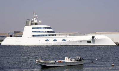 Blacklist Dubai over failure to crack down on Russian oligarchs, say campaigners