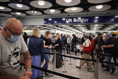 Transport department denies UK mulling visas for EU workers to ease airport woes