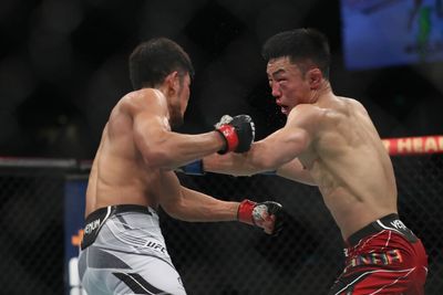 Kyung Ho Kang def. Danaa Batgerel at UFC 275: Best photos