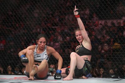 Valentina Shevchenko def. Taila Santos at UFC 275: Best photos