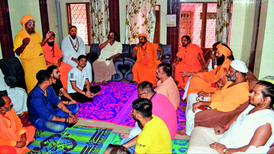 Uttar Pradesh: Seers slam Friday’s violence, seek invoking NSA against troublemakers