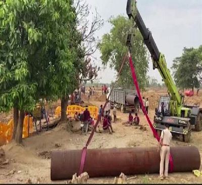 Chhattisgarh: Rescue operation continues to save 10-year-old boy trapped in borewell