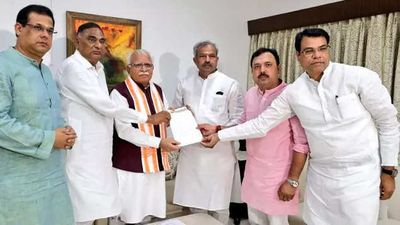 Delhi water woes: BJP leaders meet Haryana CM Manohar Lal Khattar, seek water supply