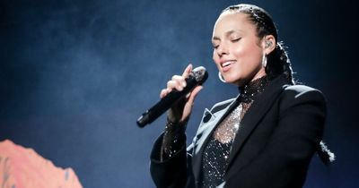 Manchester state of mind - Alicia Keys joined by Johnny Marr to sing The Smiths at AO Arena gig