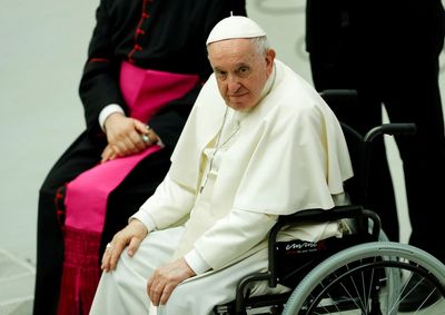 Pope apologises for having to cancel Africa trip