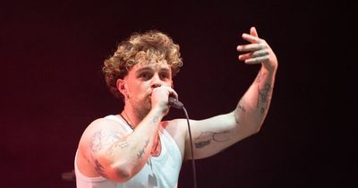 Who is Tom Grennan, set to play in Soccer Aid 2022 at the London Stadium?
