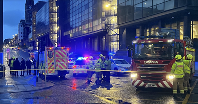 Glasgow city centre road closed after early morning three-car car crash