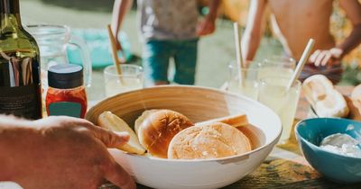 Family slammed for 'out of order' behaviour after bringing own food into pub