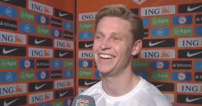 Frenkie de Jong laughs off Man Utd transfer question on international duty