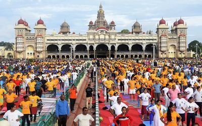 Thousands rehearse for International Yoga Day