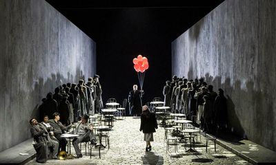La Bohème review – Death stalks Puccini’s lovers in a riveting Glyndebourne show