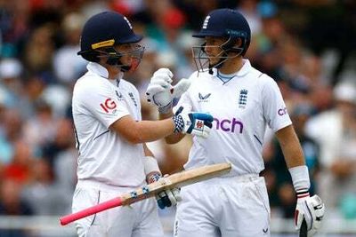 Joe Root and Ollie Pope hit hundreds to keep England ticking in thrilling second New Zealand Test