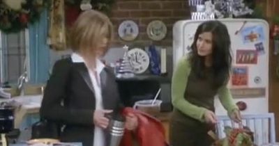 Courteney Cox has Friends fans in stitches over blooper many have never seen before
