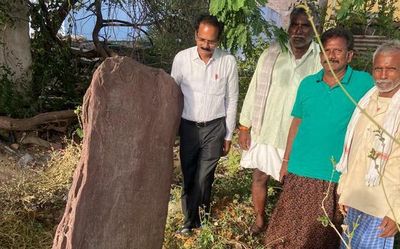 Inscription dating back to Sri Krishnadevaraya period in Palnadu lies neglected