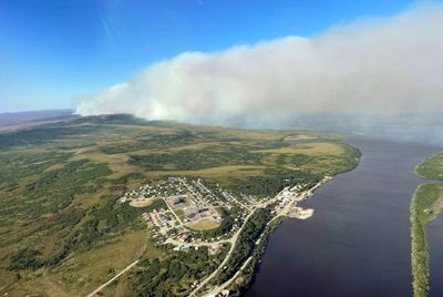 Tundra wildfire creeps closer toward Alaska Native community