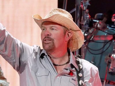 Country star Toby Keith discloses stomach cancer diagnosis