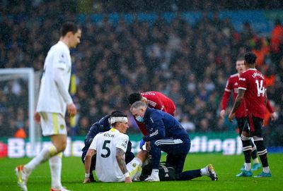 Football’s law-makers urged to introduce temporary concussion substitutions