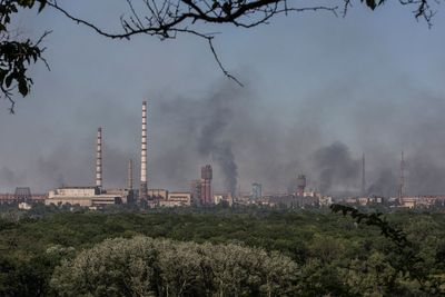 Amid fierce fighting, Russian forces cut last Sievierodonetsk escape route