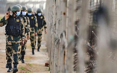 Armed infiltrators exchange fire with BSF along IB in Jammu