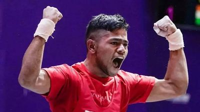 Weightlifter Gurunaidu Sanapathi becomes Youth World Champion