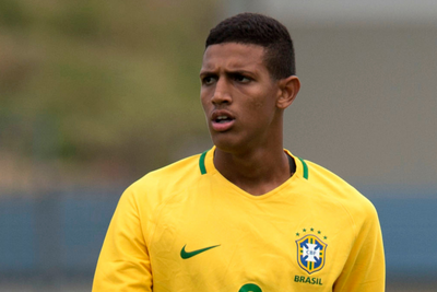 Celtic in 'two horse race' to sign Brazilian midfielder Vinicius Souza