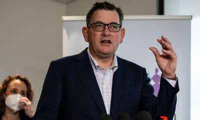 Daniel Andrews tells private healthcare groups wanting $3,000 staff bonuses to pay their own rewards