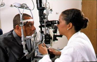 Scientists develop screening process to calculate heart attack risk from routine eye test