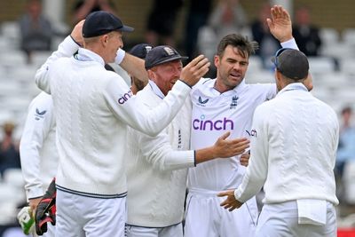 England's Anderson takes 650th Test wicket to put pressure on New Zealand
