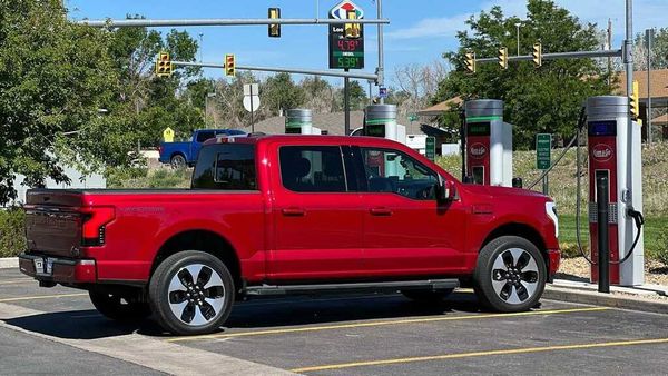 Watch This 2022 Ford F-150 Lightning Platinum 70 MPH Range Test